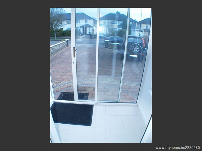 102 Esker Lawns, Lucan, Co. Dublin Smith Curley Estate Agents